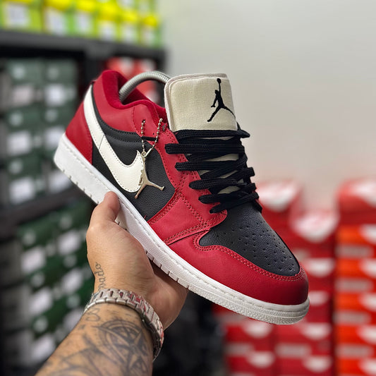 Tênis Nike Air Jordan Low - Masculino