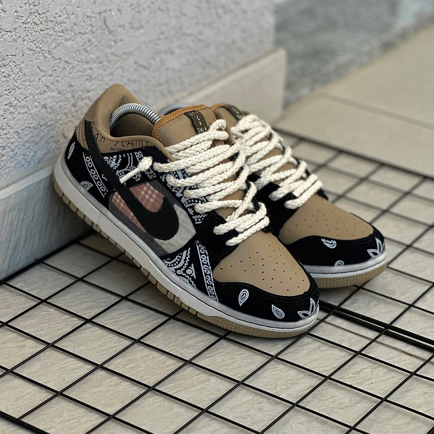 Tênis Nike Dunk Low Travis Scott - Masculino